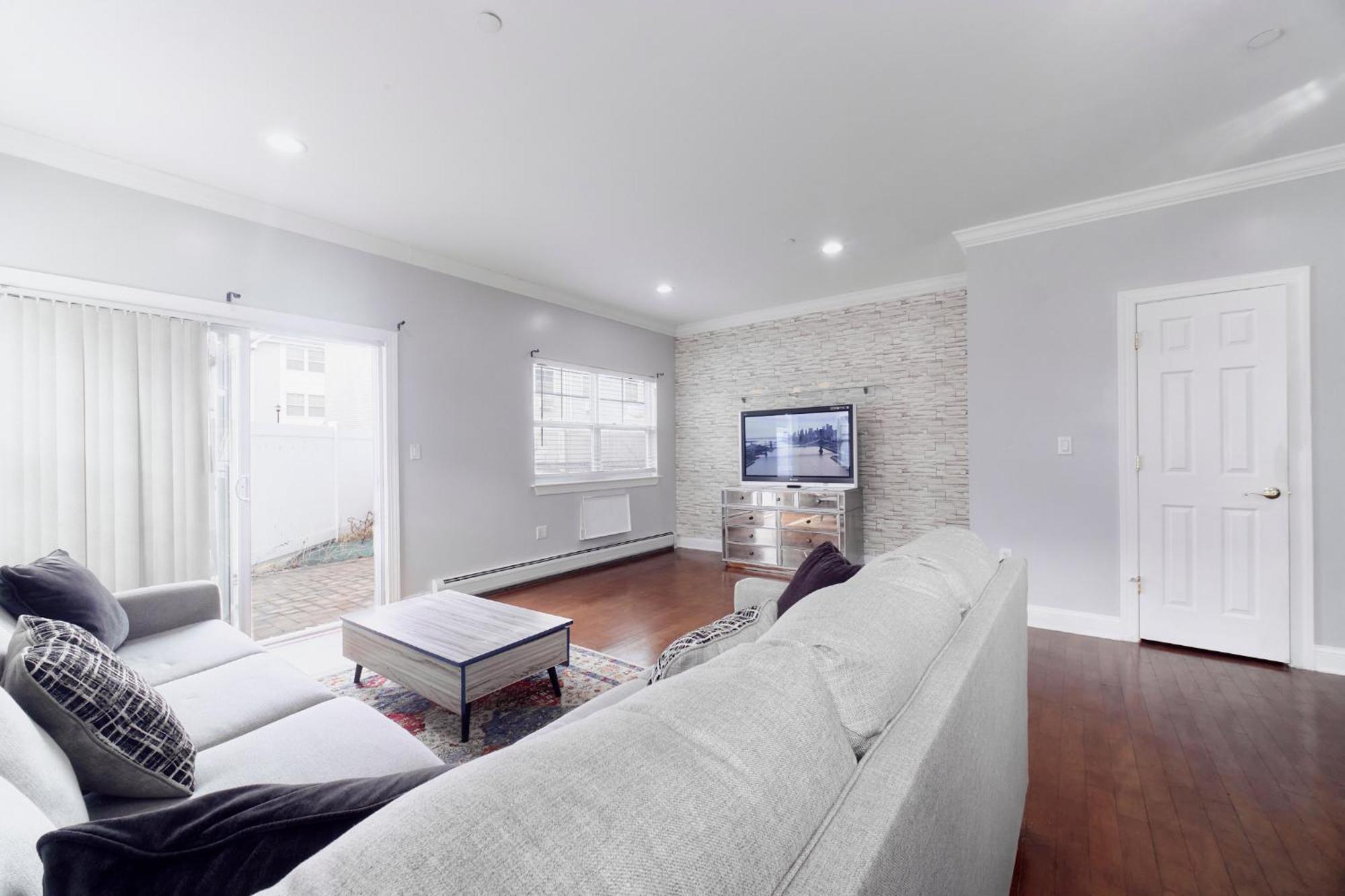 Hébergement de vacances Waterfront Gem Duplex 3 Bedroom 2floor In Whitestone Bronx Free Parking